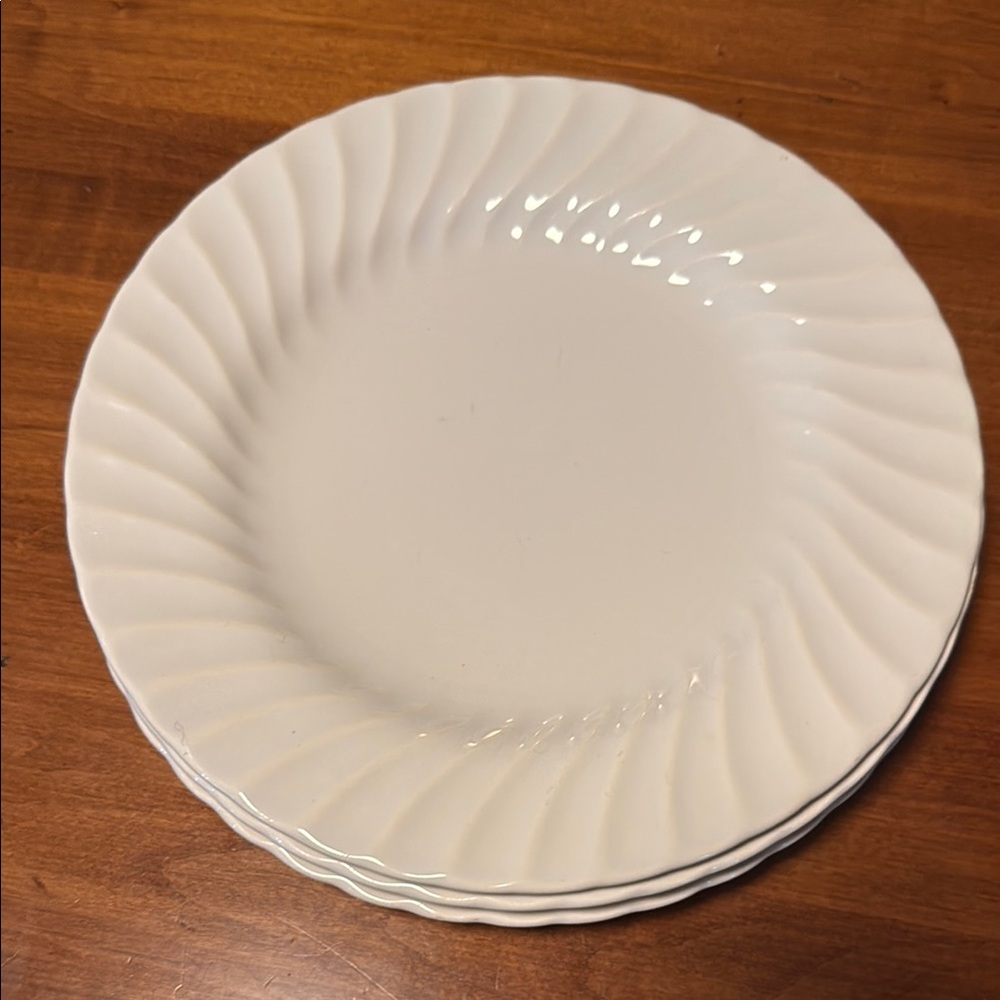 Sheffield Bone White Scallop Swirl 3 Dinner Plates Made in USA